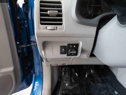 Used 2010 Toyota Corolla LE FWD image 11