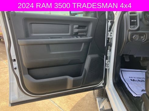 Used 2024 RAM 3500 Tradesman image 22