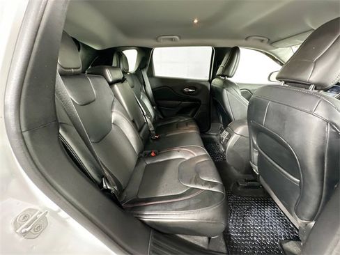 Used 2022 Jeep Cherokee Trailhawk image 27