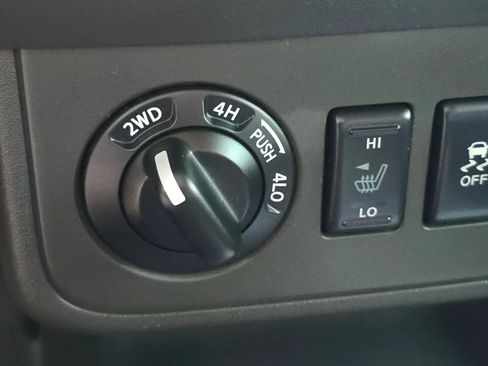 Used 2019 Nissan Frontier PRO-4X w/ Pro-4x Luxury Package image 25