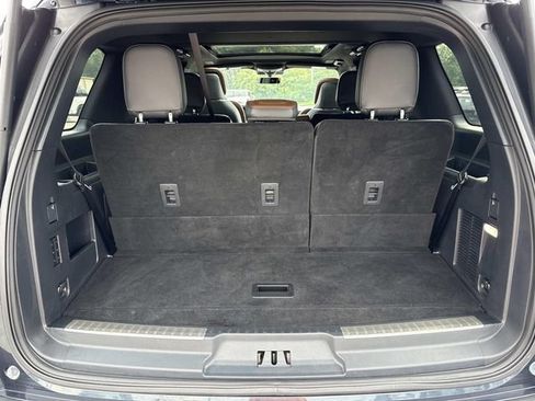 Certified 2024 Lincoln Navigator Reserve AWD/4WD image 12