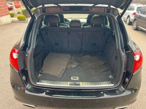 Used 2012 Porsche Cayenne w/ Convenience Pkg image 11