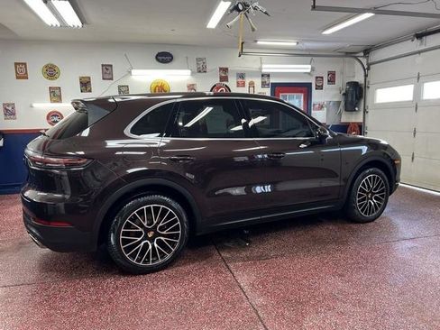 Used 2019 Porsche Cayenne AWD/4WD image 3