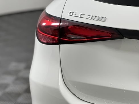 New 2026 Mercedes-Benz GLC 300 4MATIC image 11