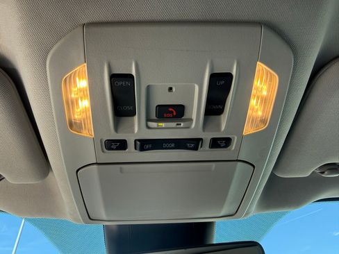 Used 2024 Toyota Highlander XLE image 20