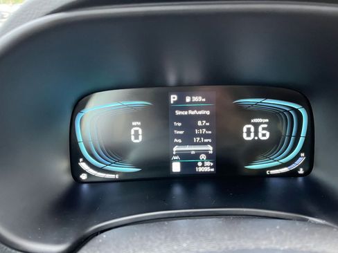 Used 2025 Kia Soul LX w/ LX Technology Package image 10