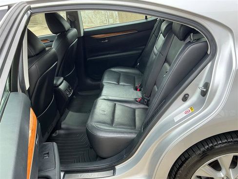 Used 2014 Lexus ES 300h w/ Luxury Package w/Bamboo Trim FWD image 32