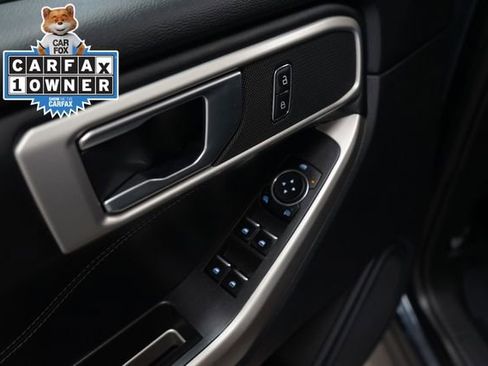 Certified 2023 Ford Explorer XLT image 19