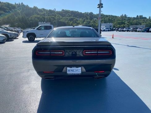 Used 2020 Dodge Challenger SXT RWD image 7