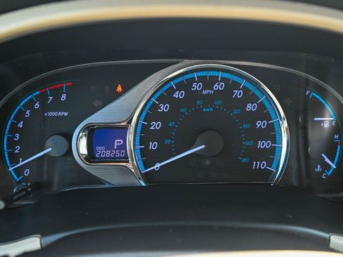 Used 2011 Toyota Sienna Limited w/ Premium Pkg FWD image 44