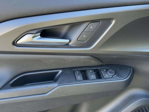 New 2026 Chevrolet Equinox EV LT image 17