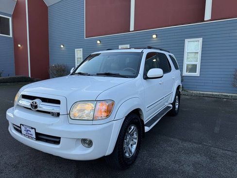 Used 2005 Toyota Sequoia SR5 image 5