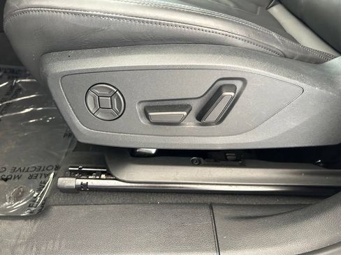 Used 2025 Audi Q3 2.0T Premium AWD/4WD image 41