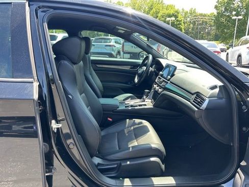 Used 2019 Honda Accord Sport image 16