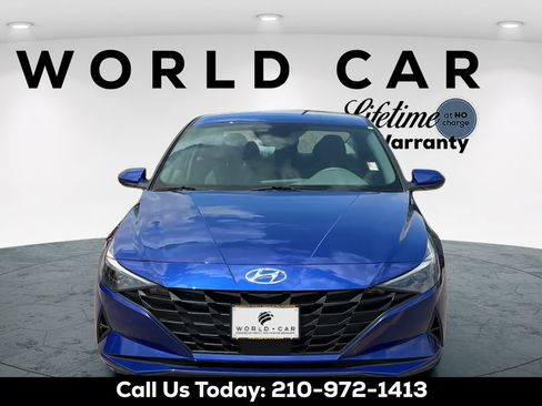 Used 2023 Hyundai Elantra SEL w/ Convenience Package FWD image 2