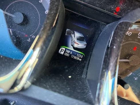 Used 2013 Toyota Avalon Limited image 10