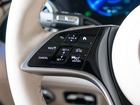Certified 2023 Mercedes-Benz EQS 580 4MATIC SUV image 17