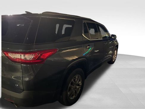 Used 2021 Chevrolet Traverse LT image 8