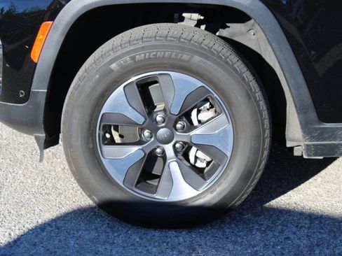 Used 2022 Jeep Grand Cherokee Limited 4xe w/ Luxury Tech Group II image 8