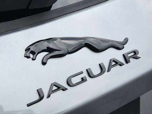 New 2026 Jaguar F-PACE R-Dynamic S image 18