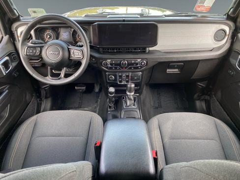 Used 2024 Jeep Wrangler Unlimited Sport AWD/4WD image 10