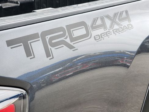 Used 2021 Toyota Tacoma TRD Off-Road AWD/4WD image 27