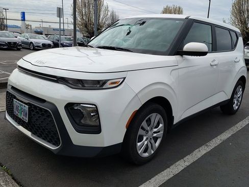 Used 2022 Kia Soul LX image 1