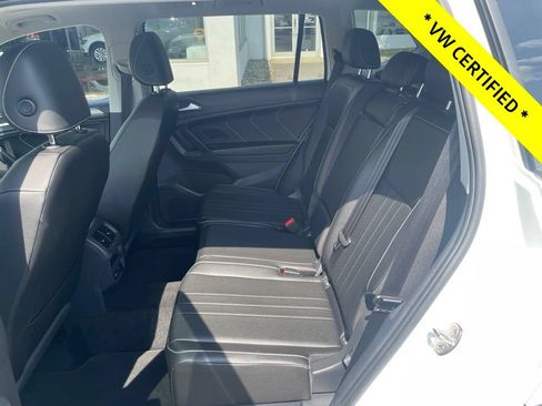 Used 2023 Volkswagen Tiguan SE w/ Panoramic Sunroof Package AWD/4WD image 18
