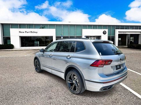 Certified 2023 Volkswagen Tiguan SE R-Line FWD image 4