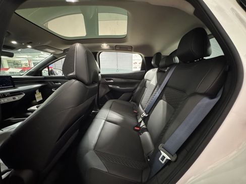New 2026 Nissan Leaf Platinum+ w/ Cargo Package (Platinum+) FWD image 29