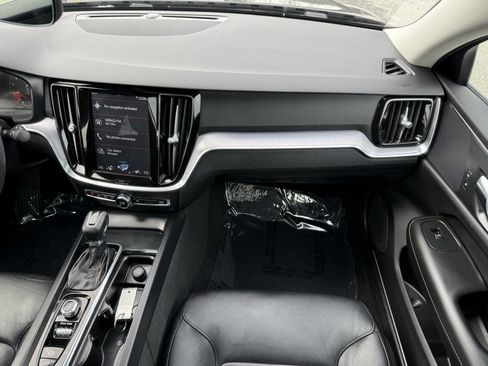 Used 2020 Volvo S60 T5 Momentum w/ Protection Package Premier image 23