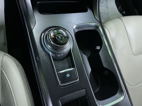 Used 2017 Ford Fusion Titanium image 23