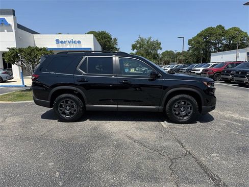 New 2025 Honda Pilot TrailSport image 4