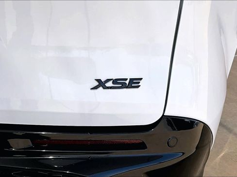 Used 2025 Toyota Sienna XSE image 10