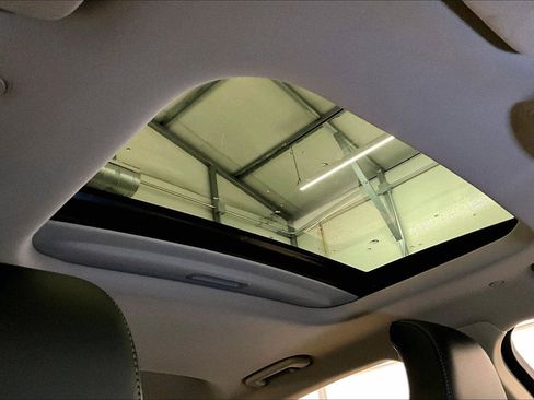 Used 2019 Ford Fusion SEL image 21