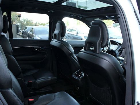 Used 2020 Volvo XC90 T6 Momentum image 22