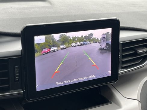 Used 2024 Ford Explorer XLT w/ Equipment Group 202A AWD/4WD image 24