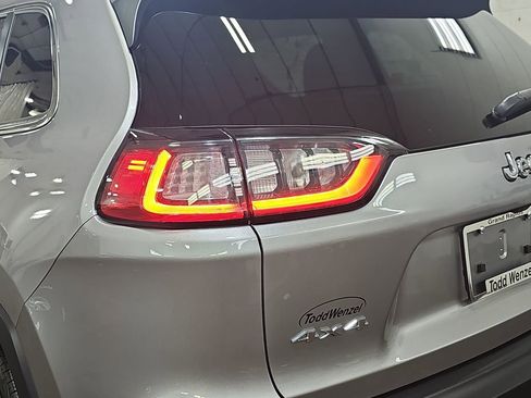 Used 2019 Jeep Cherokee Limited AWD/4WD image 40