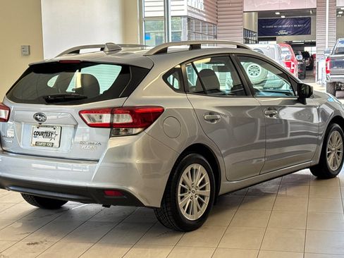 Used 2017 Subaru Impreza 2.0i Premium w/ Popular Package #2A image 4