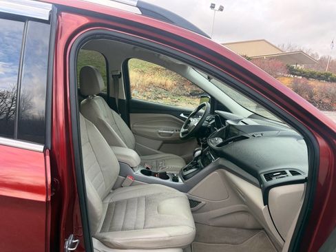 Used 2015 Ford Escape SE w/ SE Chrome Package image 10