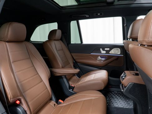 New 2026 Mercedes-Benz GLS 580 4MATIC image 23