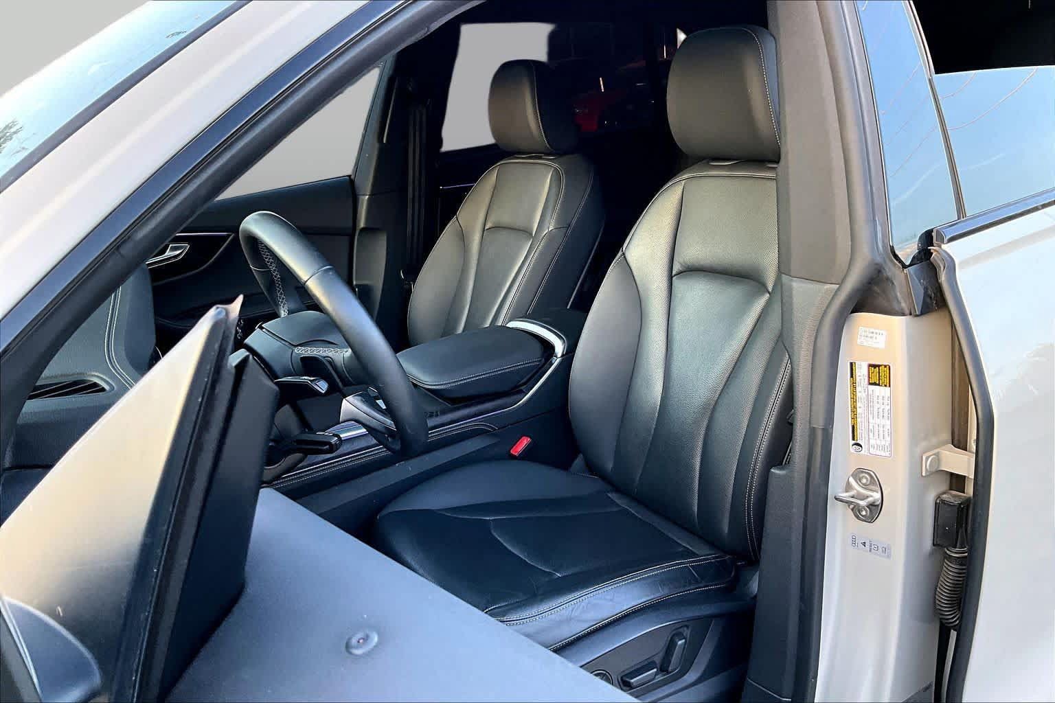 Used 2023 Audi Q8 Prestige w/ Prestige Package AWD/4WD image 8