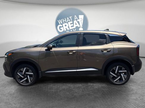 Used 2025 Nissan Kicks SV FWD image 7