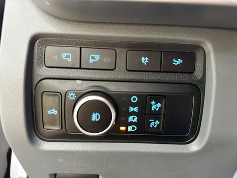 Used 2023 Ford F250 XLT w/ Black Appearance Package AWD/4WD image 29