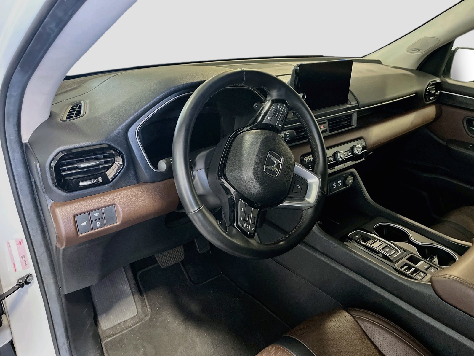 Used 2025 Honda Pilot Elite image 9