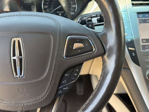 Used 2020 Lincoln MKZ Reserve w/ Monochromatic Package FWD image 25