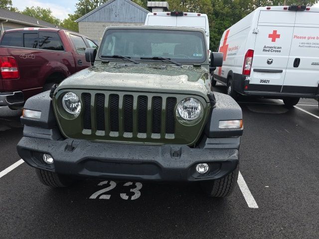 Used 2023 Jeep Wrangler Unlimited Sport AWD/4WD image 2