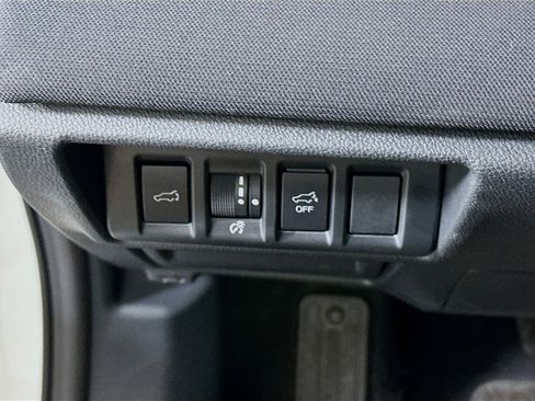 Used 2024 Subaru Outback Premium AWD/4WD image 17