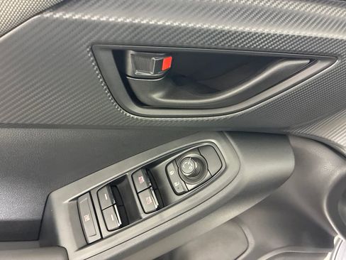 Used 2025 Subaru Crosstrek 2.0i Premium image 13