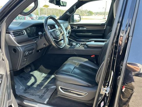 Used 2023 Jeep Grand Wagoneer Series II w/ Flexible Seating Group AWD/4WD image 30